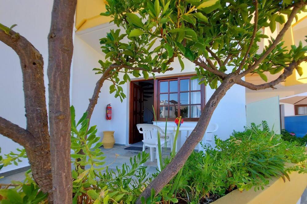 Menelaos Apartments Даратсо Экстерьер фото