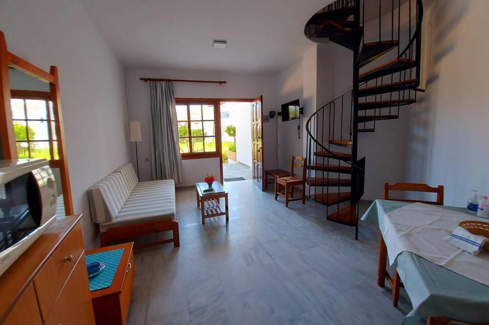 Menelaos Apartments Даратсо Экстерьер фото