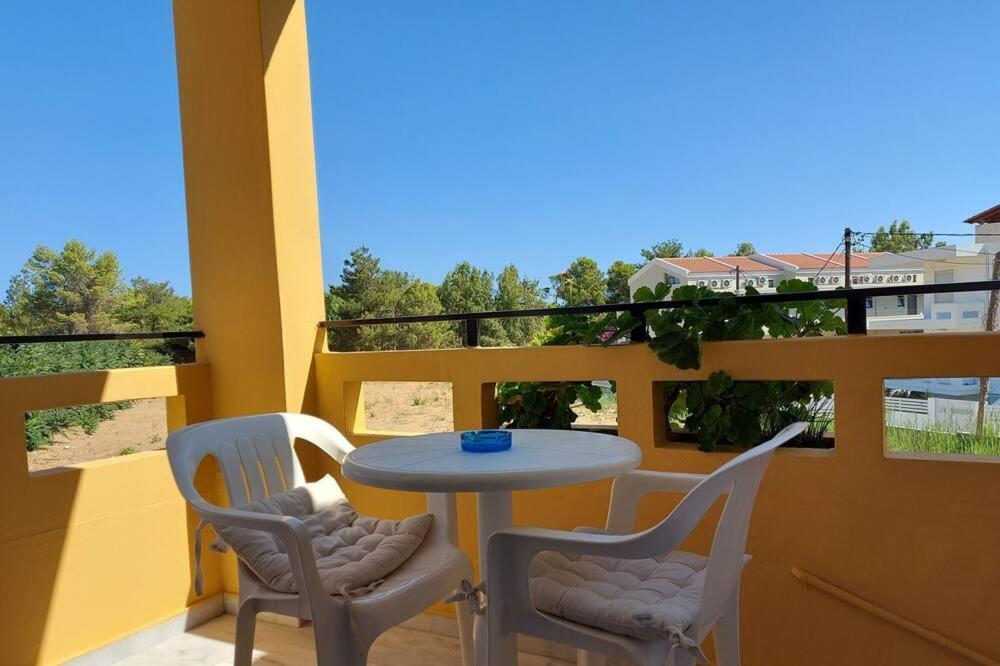 Menelaos Apartments Даратсо Экстерьер фото