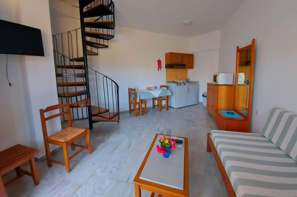 Menelaos Apartments Даратсо Экстерьер фото
