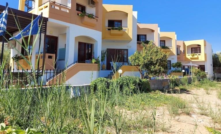 Menelaos Apartments Даратсо Экстерьер фото