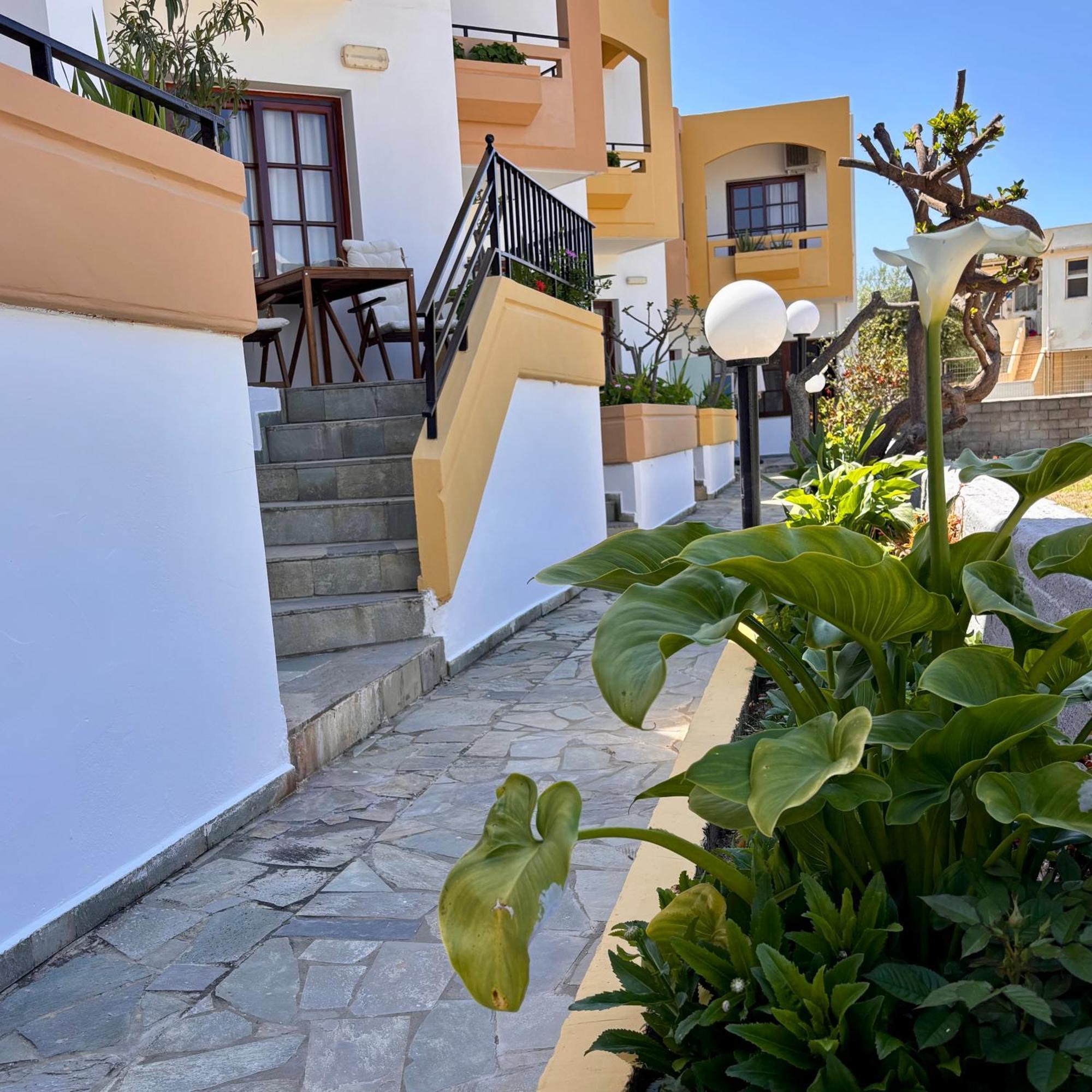 Menelaos Apartments Даратсо Экстерьер фото
