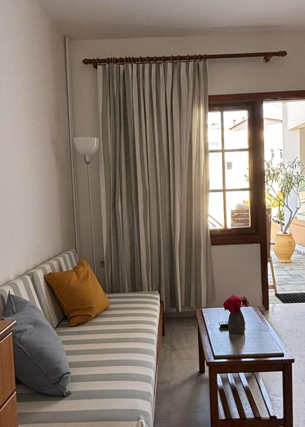 Menelaos Apartments Даратсо Экстерьер фото